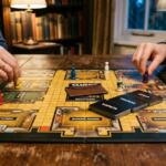 The current image has no alternative text. The file name is: cluedo-pelin-aloitus.jpg